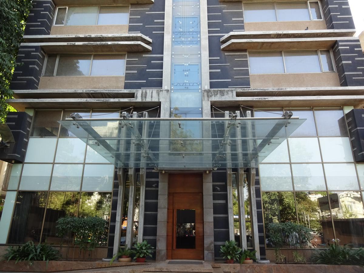 Hotel Cosmopolitan Ahmedabad Exterior foto